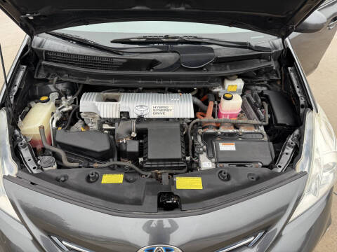 2013 Toyota Prius v Two