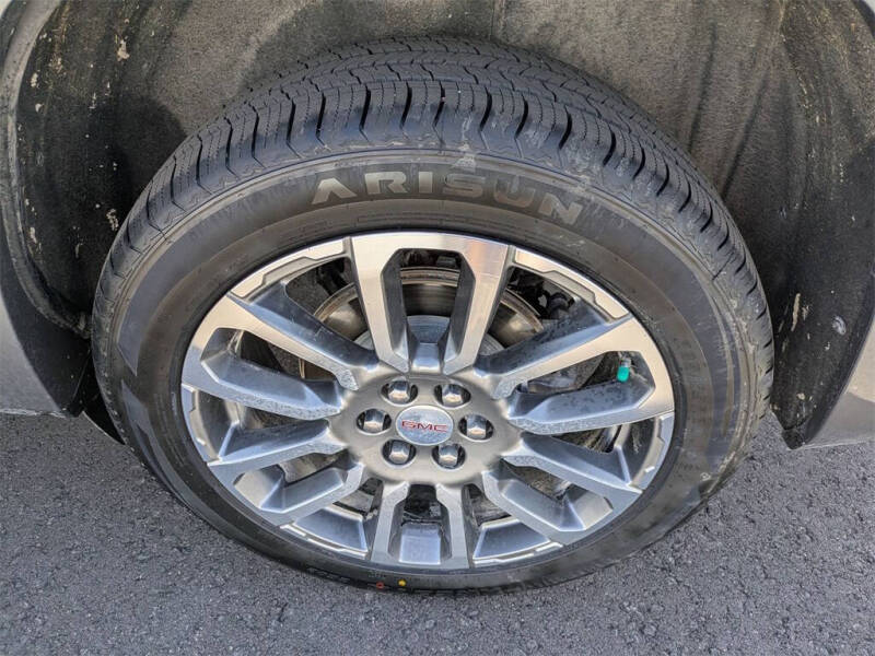 2022 GMC Acadia Denali