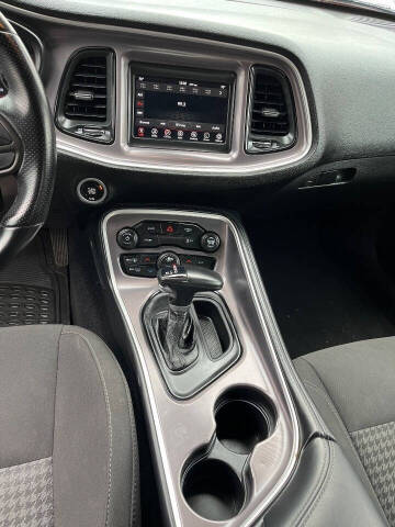 2021 Dodge Challenger SXT