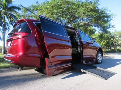 2023 Chrysler Pacifica Touring L