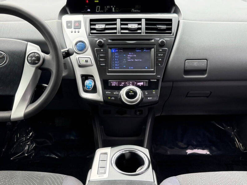 2013 Toyota Prius v Two