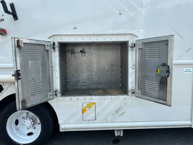 2016 Freightliner MT45 Chassis