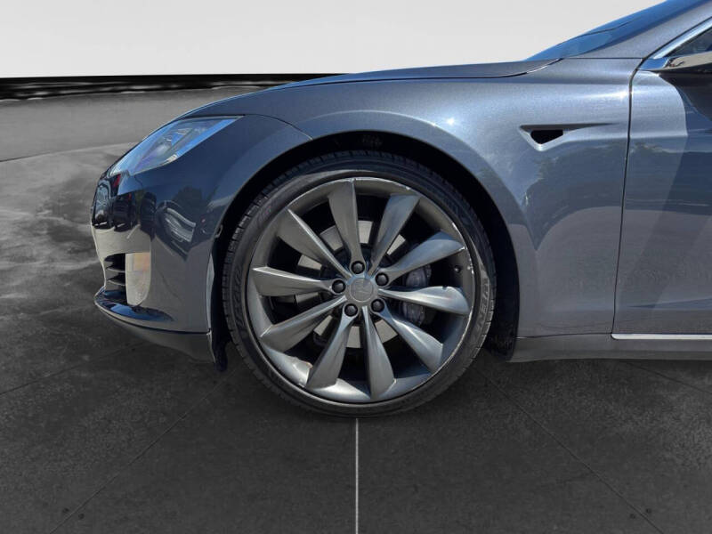 2015 Tesla Model S 70D