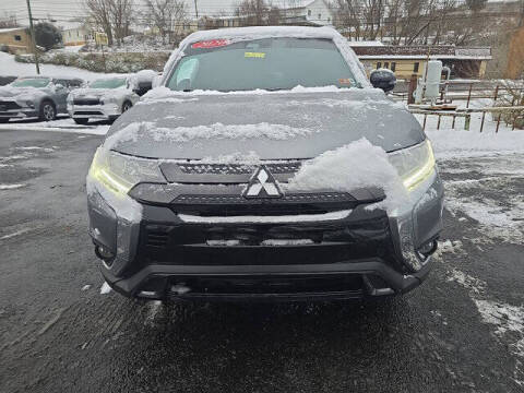 2020 Mitsubishi Outlander LE
