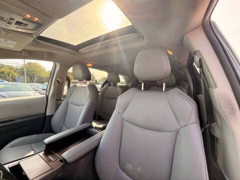2022 Toyota Sienna XLE 7-Passenger