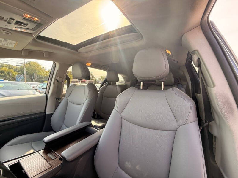 2022 Toyota Sienna XLE 7-Passenger