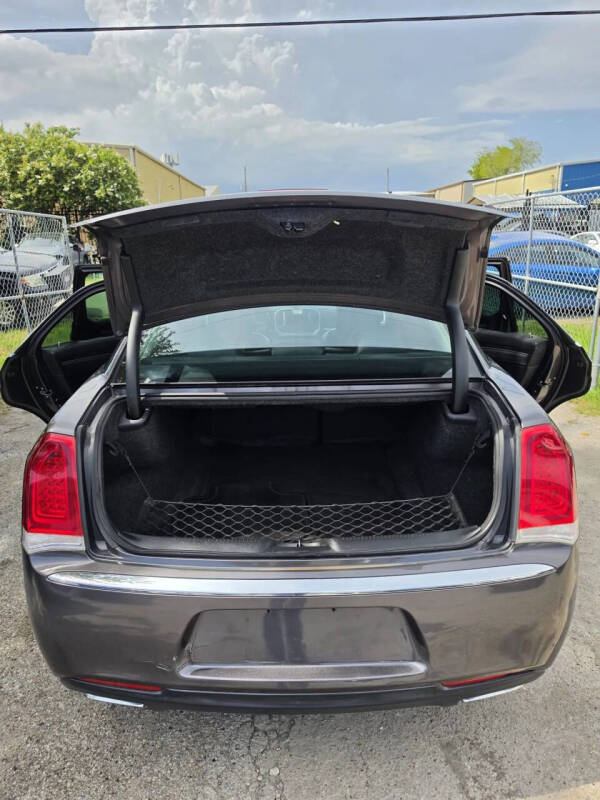 2016 Chrysler 300 C