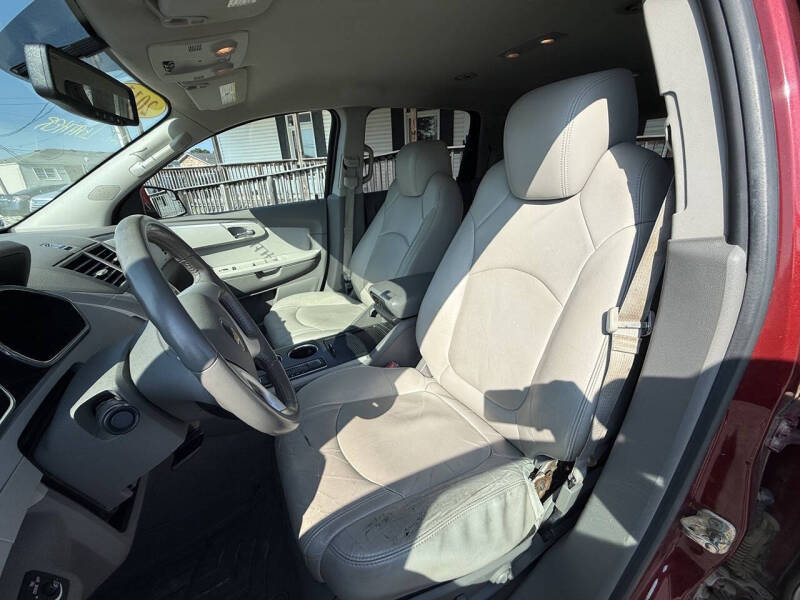 2011 Chevrolet Traverse LT