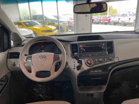 2012 Toyota Sienna LE 8-Passenger