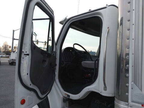 2014 Freightliner M2 106