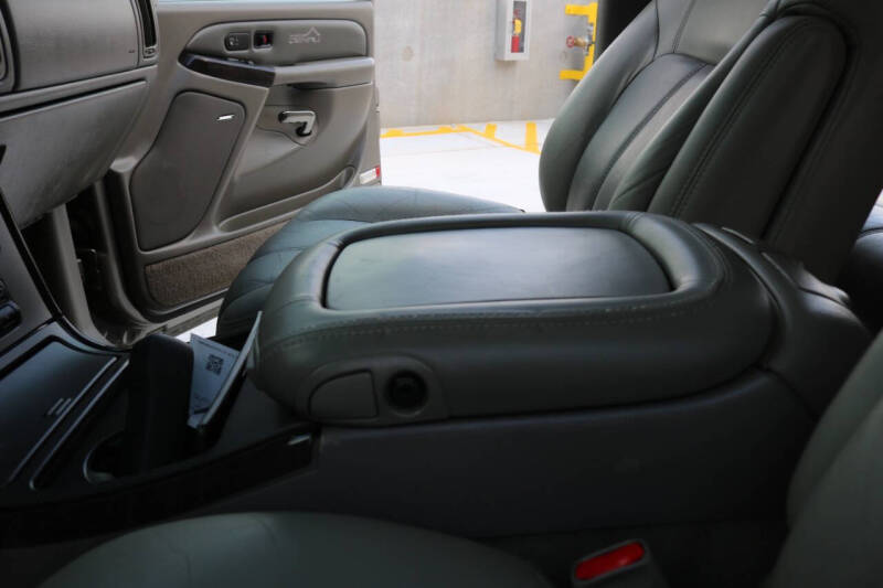 2001 GMC Yukon XL Denali