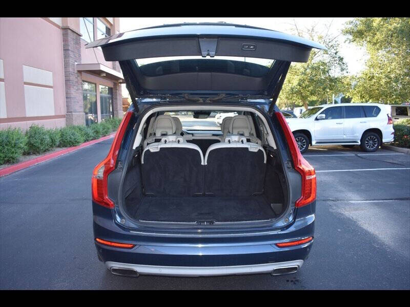 2018 Volvo XC90 T6 Momentum