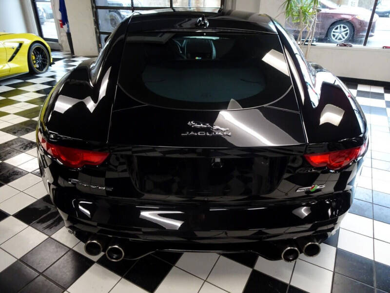 2017 Jaguar F-TYPE R