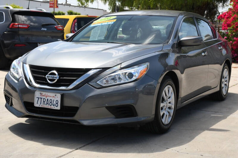 Supreme Motors Car Dealer in Fresno, CA