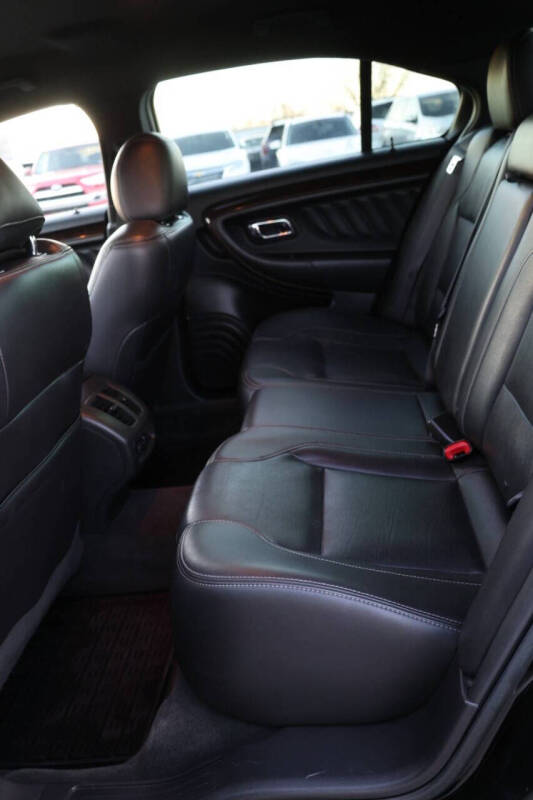 2017 Ford Taurus Limited