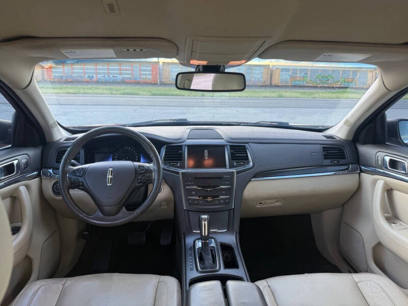 2014 Lincoln MKS