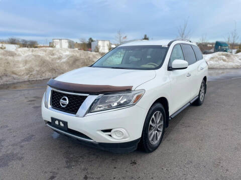 2013 Nissan Pathfinder for sale at Clutch Motors in Lake Bluff IL