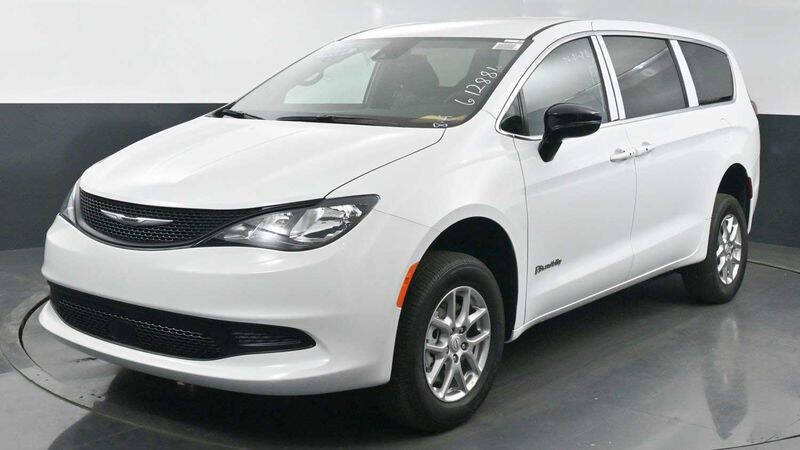 2025 Chrysler Voyager LX