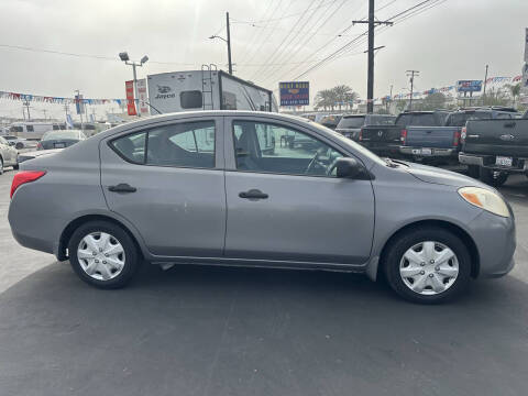 2014 Nissan Versa 1.6 S Plus