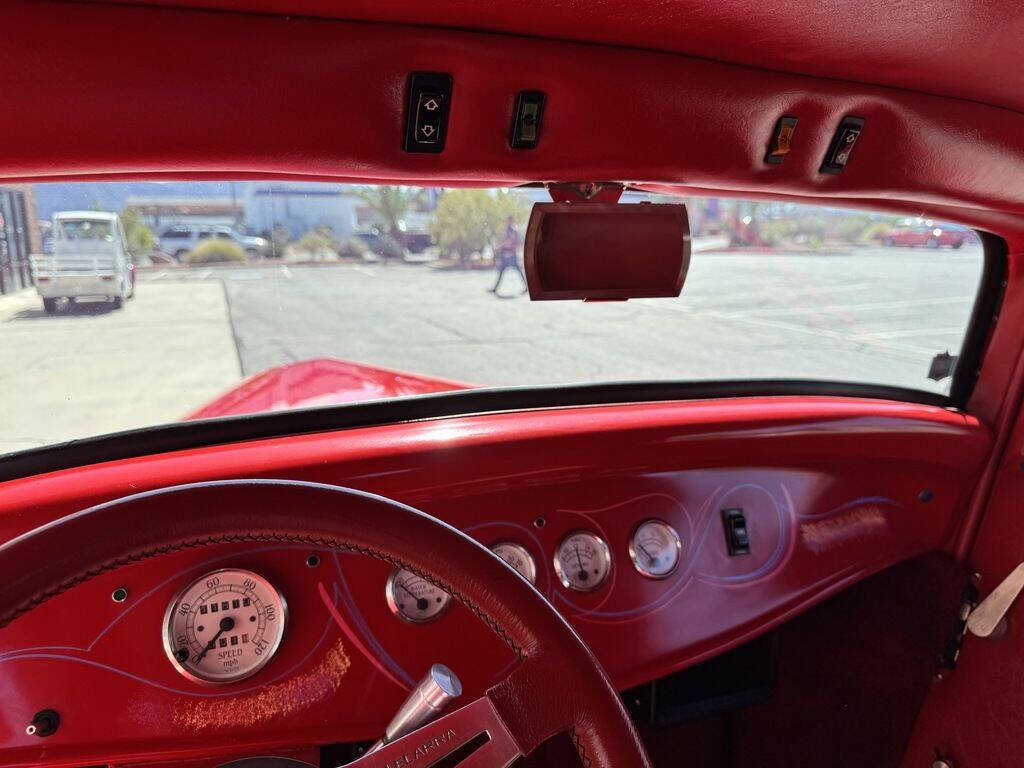 1932 Ford Coupe Recreation 10