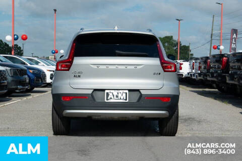 2023 Volvo XC40 B5 Plus Bright Theme