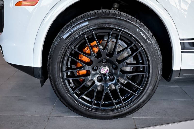 2018 Porsche Cayenne Platinum Edition