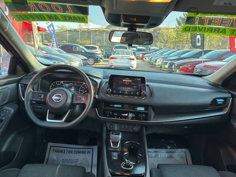 2024 Nissan Rogue SV