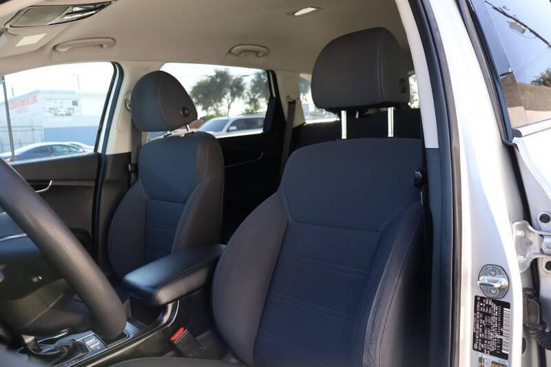 2020 Kia Sorento LX V6