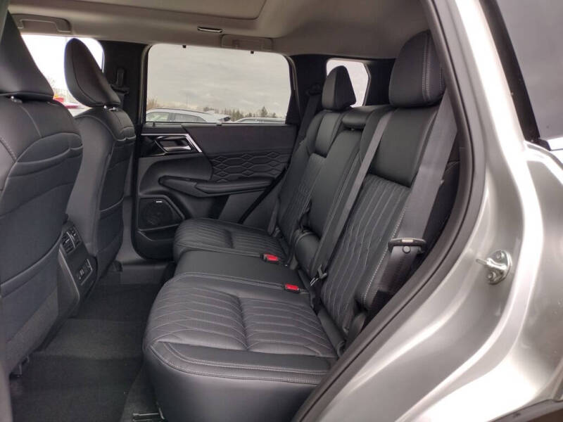 2025 Mitsubishi Outlander SEL