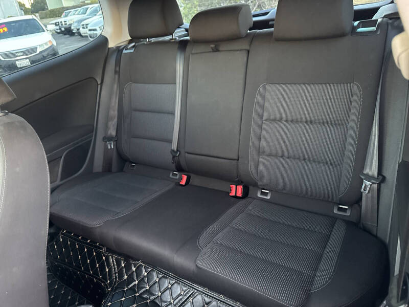 2011 Volkswagen Golf 2.5L PZEV