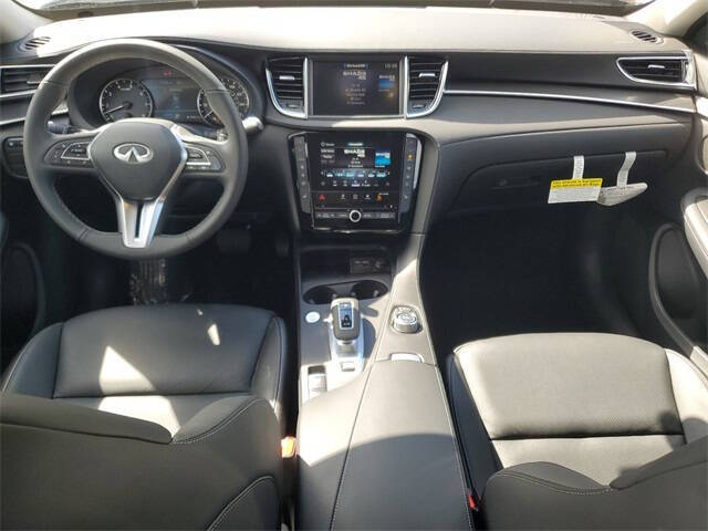 2025 Infiniti QX50 Luxe