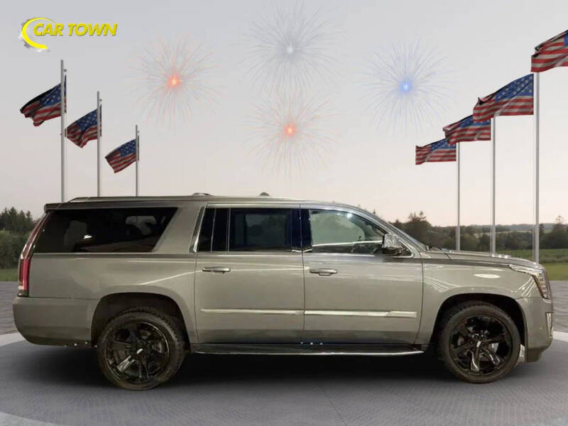 2018 Cadillac Escalade ESV Luxury