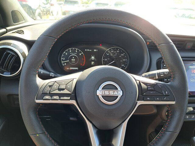 2023 Nissan Kicks SR