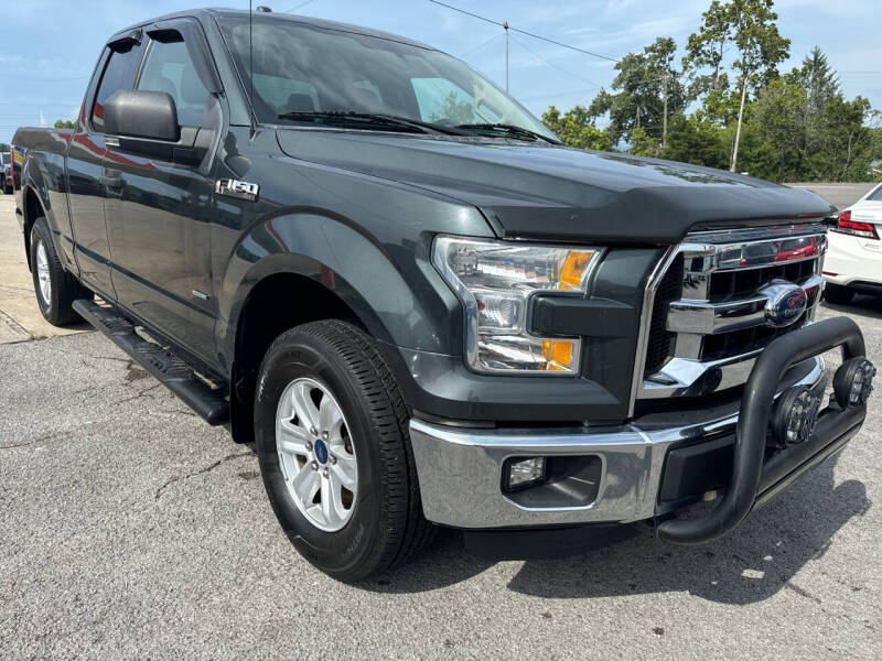 2015 Ford F-150 XLT photo 2