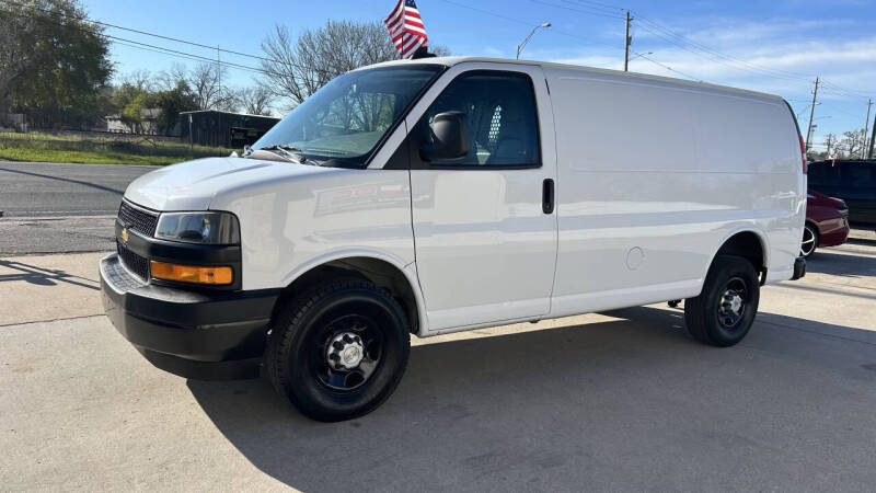 2022 Chevrolet Express 2500