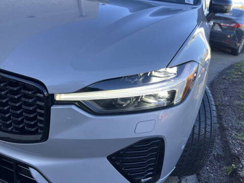 2025 Volvo XC60 B5 Plus Dark Theme