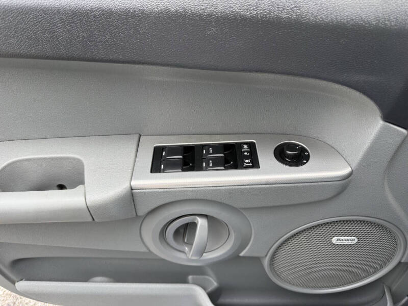 2007 Jeep Commander Sport