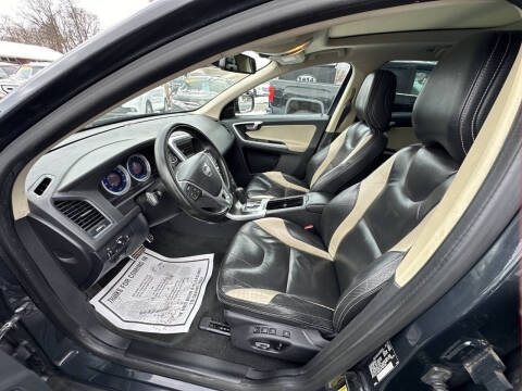 2011 Volvo XC60 T6 R-Design