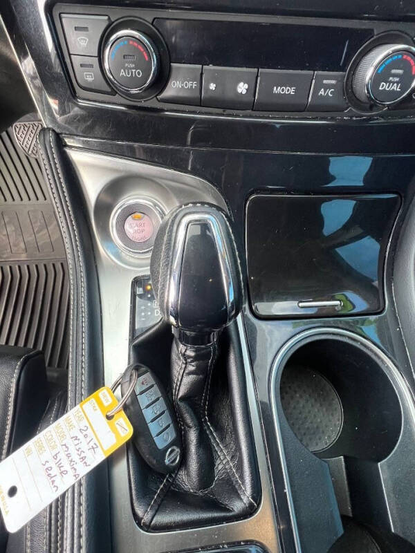 2017 Nissan Maxima Platinum