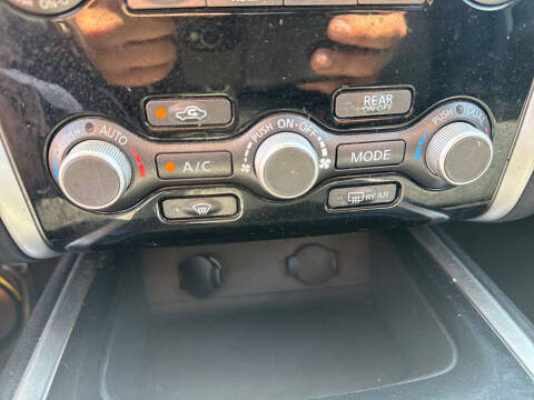 2017 Nissan Pathfinder SV