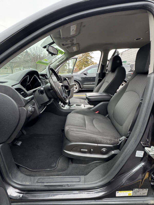 2017 Chevrolet Traverse 1LT - Photo 18