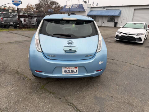 2015 Nissan LEAF S