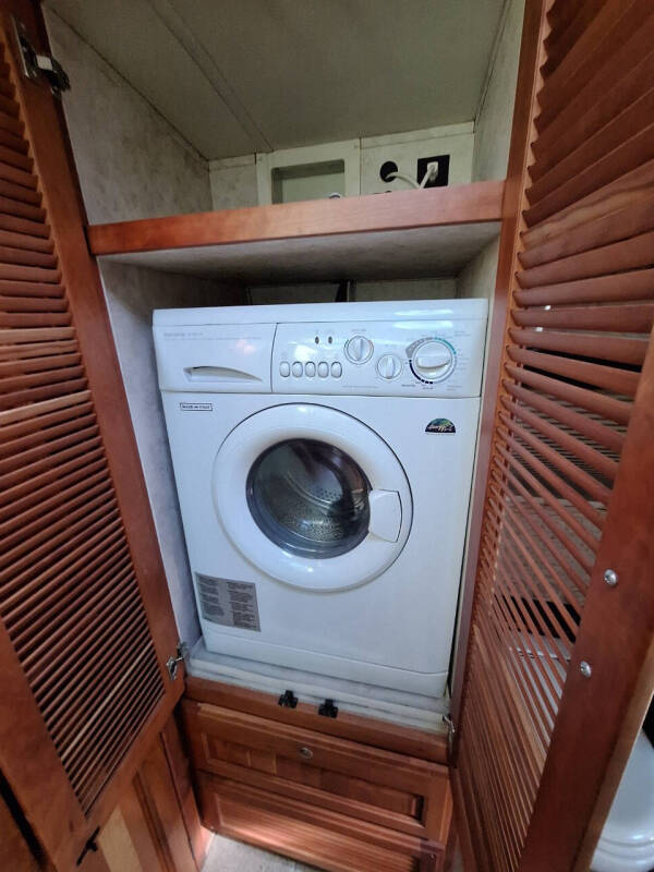 2008 Dynamax Dynaquest XL DQ 360XL