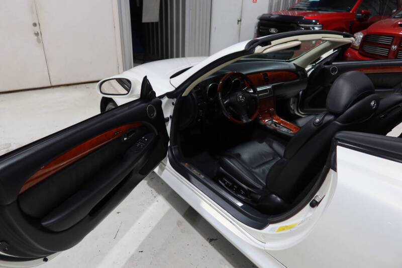 2005 Lexus SC 430