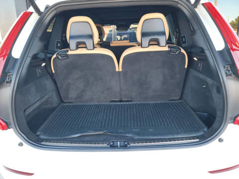 2018 Volvo XC90 T6 Momentum