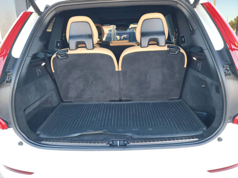 2018 Volvo XC90 T6 Momentum