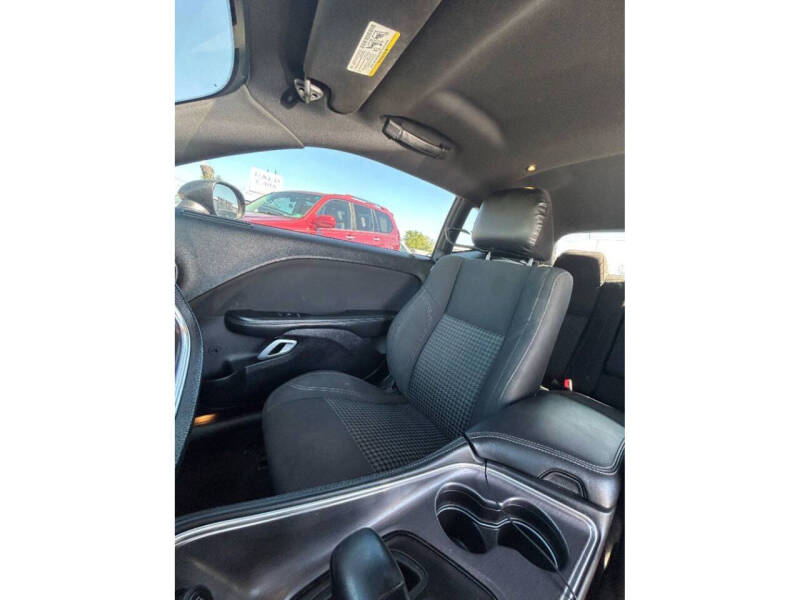 2016 Dodge Challenger SXT