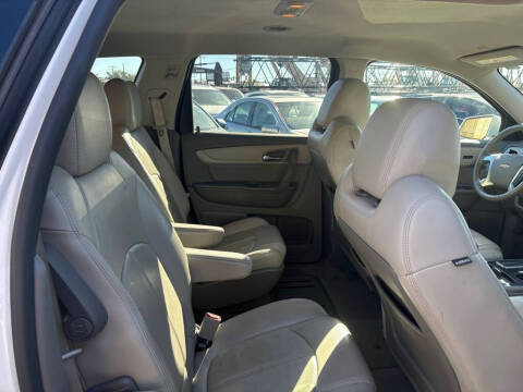 2017 Chevrolet Traverse LT