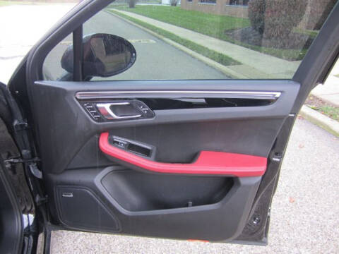 2016 Porsche Macan Turbo