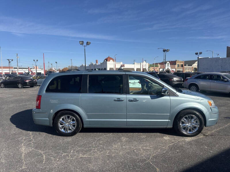 2010 Chrysler Town and Country Limited